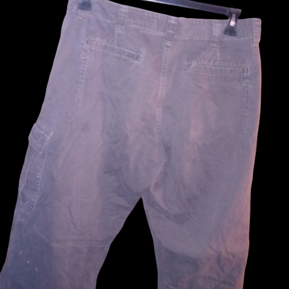 A good pair of Wrangler relax fit pants size 34/30 - Picture 2 of 6